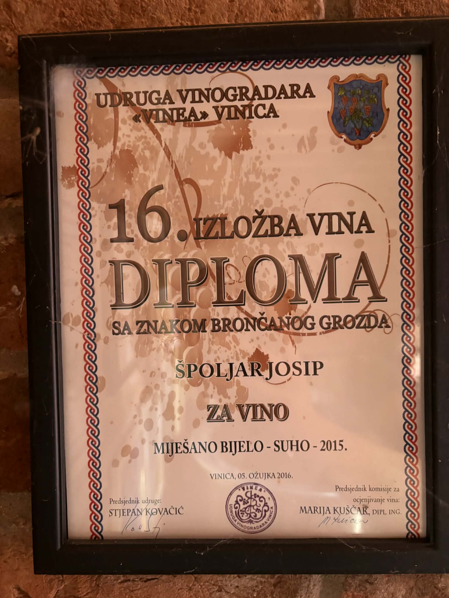 ae5d37b5 42db 4c5c 91eb 35e3e24b2e7a