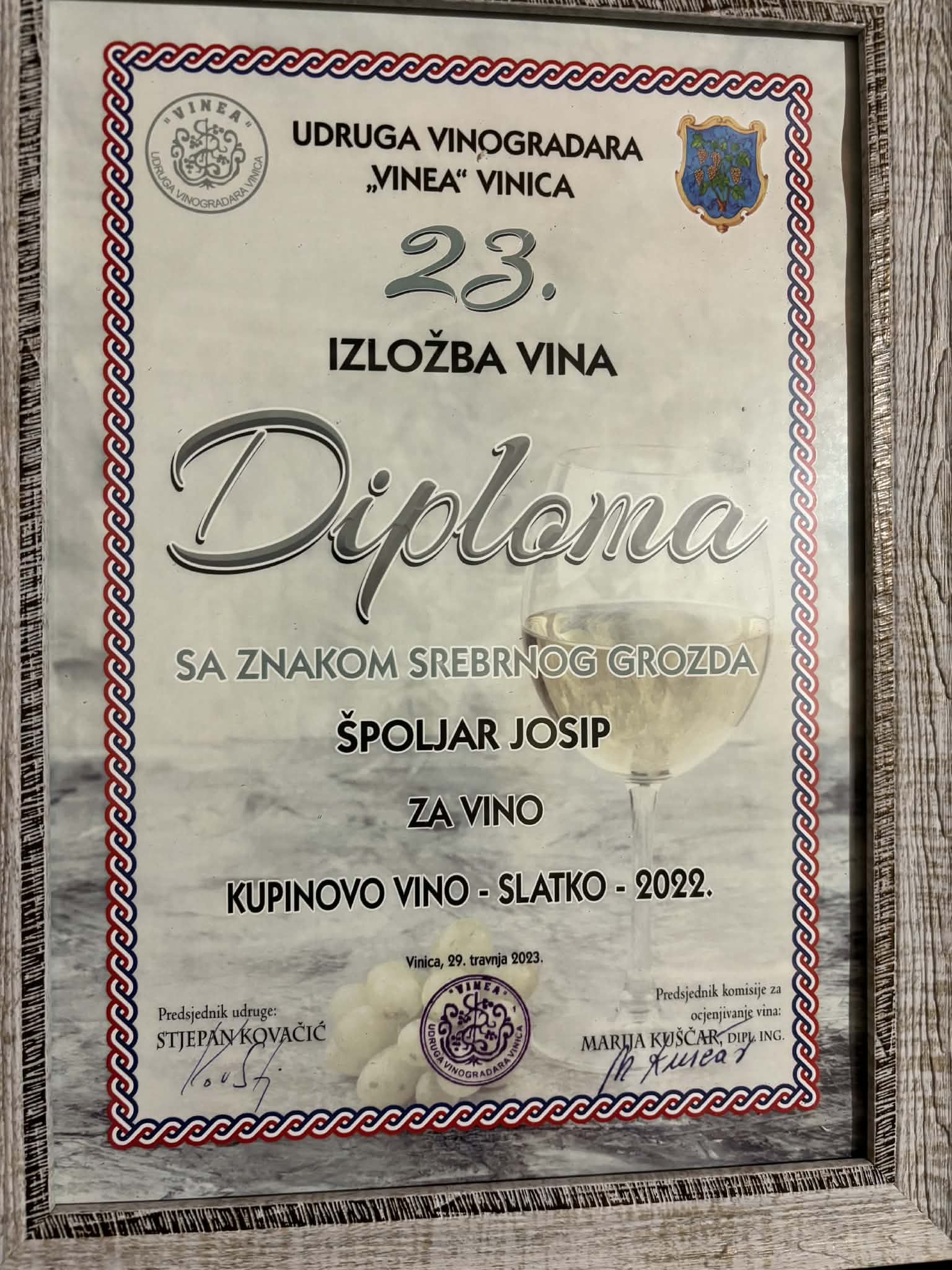 d0166800 a003 427e 8f9b 4be3757e4201